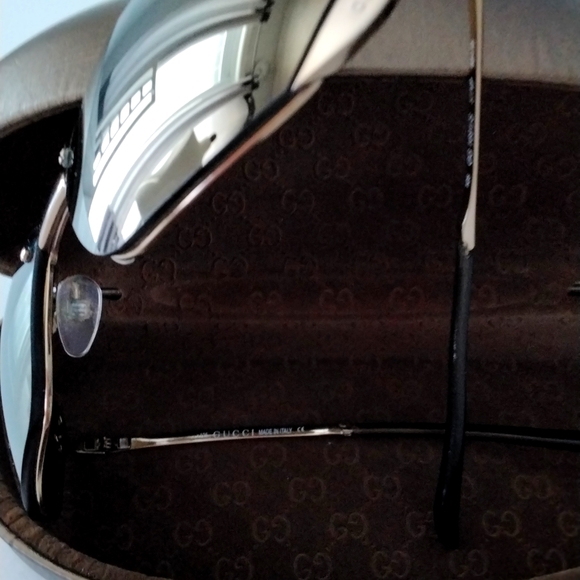 Authentic Gucci Sunglasses (GG 1691/S) and accessories - Picture 5 of 8